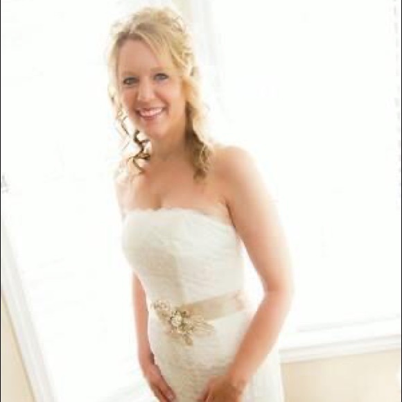 David’s Bridal Headpiece w/ Pearls & Crystals - Picture 10 of 11